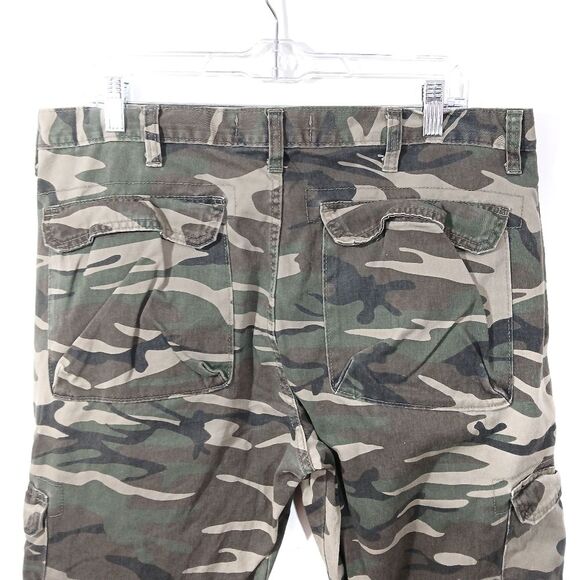Wrangler Camo Cargo Pants - Picture 5 of 9
